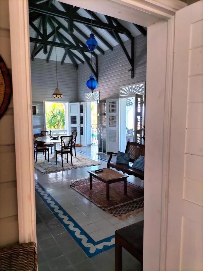 La Maison Bleue - Les Hauts De La Baie Terre-de-Bas Buitenkant foto